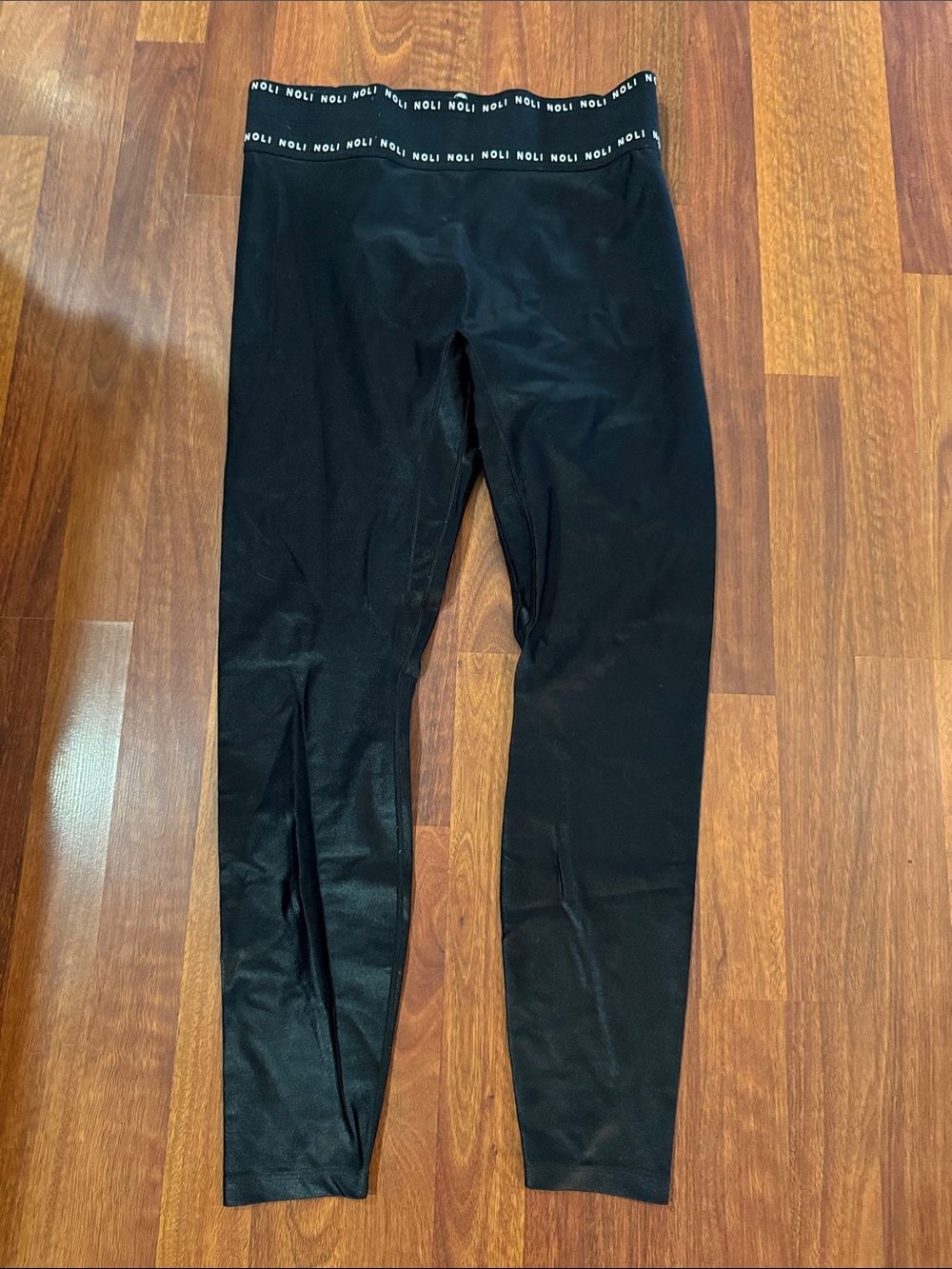 Excellent Noli Black Liquid High-Rise Leggings - Large